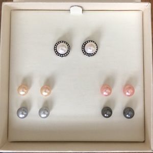 Pearl Earring Set
